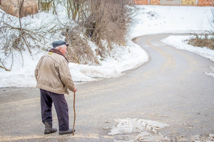 Одиночество среди людей.